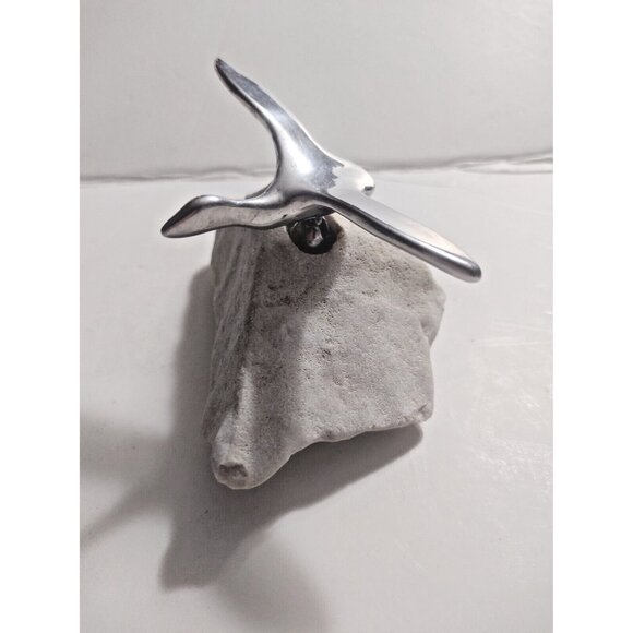 Vintage Hoselton Goose Sculpture Made in Canada Hand Crafted  5" x 5" x 3 1/2" - Picture 3 of 10